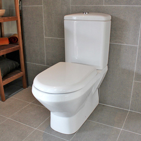 PHOTO OF SEAT COVER FITTED ON JUMEIRAH WC